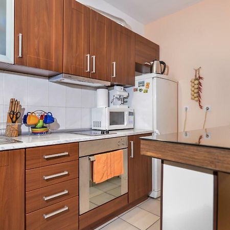 סופיה Comfortable One Bedroom Apartment In A Lively Area | Zona B5 | Russian Square מראה חיצוני תמונה
