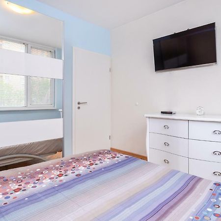 סופיה Comfortable One Bedroom Apartment In A Lively Area | Zona B5 | Russian Square מראה חיצוני תמונה