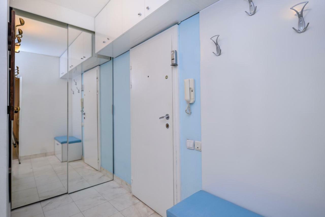 סופיה Comfortable One Bedroom Apartment In A Lively Area | Zona B5 | Russian Square מראה חיצוני תמונה