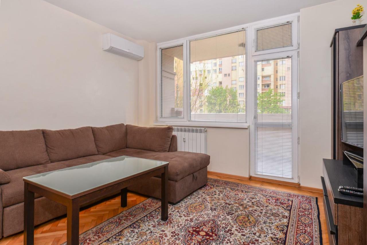 סופיה Comfortable One Bedroom Apartment In A Lively Area | Zona B5 | Russian Square מראה חיצוני תמונה