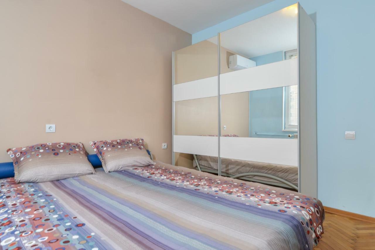 סופיה Comfortable One Bedroom Apartment In A Lively Area | Zona B5 | Russian Square מראה חיצוני תמונה