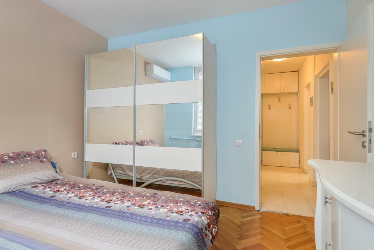 סופיה Comfortable One Bedroom Apartment In A Lively Area | Zona B5 | Russian Square מראה חיצוני תמונה