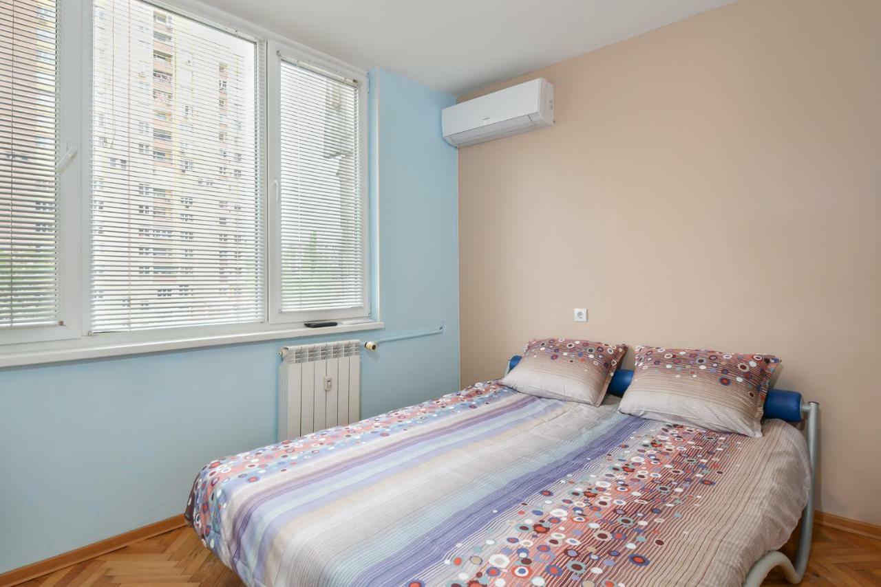 סופיה Comfortable One Bedroom Apartment In A Lively Area | Zona B5 | Russian Square מראה חיצוני תמונה