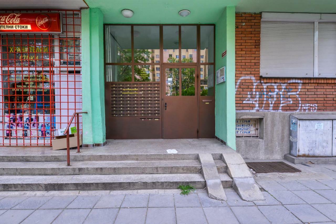 סופיה Comfortable One Bedroom Apartment In A Lively Area | Zona B5 | Russian Square מראה חיצוני תמונה