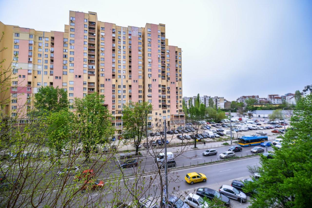 סופיה Comfortable One Bedroom Apartment In A Lively Area | Zona B5 | Russian Square מראה חיצוני תמונה